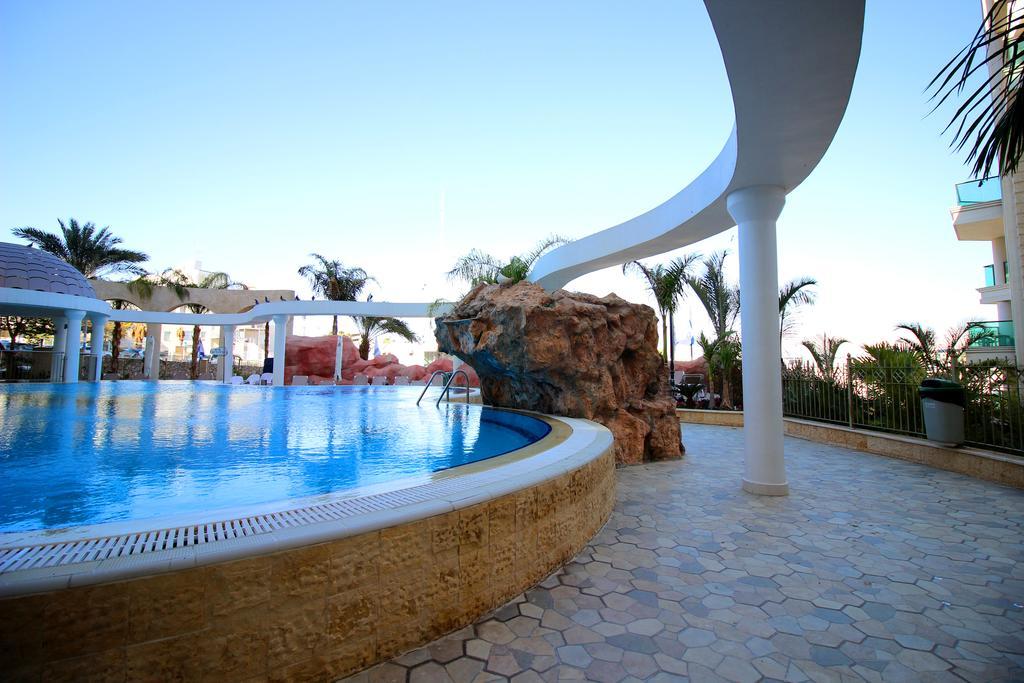 Sunset Apartment's Du Golf *